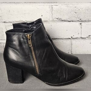 Hush Puppies Black Ankle Booties Faux Leather Block Heel Zip Size 7